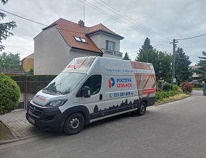 Zateplení stropu rodinného domu pomocí foukané izolace